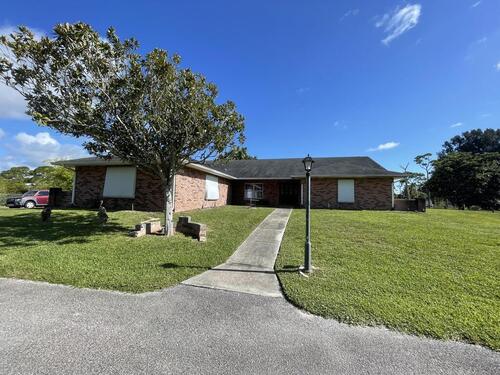 4950  Country Place , Grant, Florida 32949