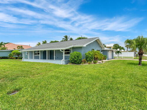 981 S Brevard Avenue, Cocoa Beach, FL 32931