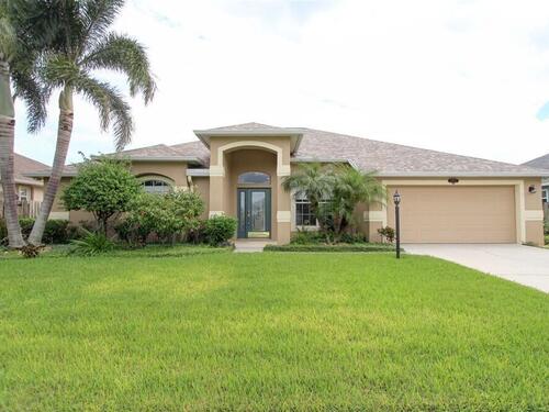 2212  Woodfield Circle, Melbourne, Florida 32904