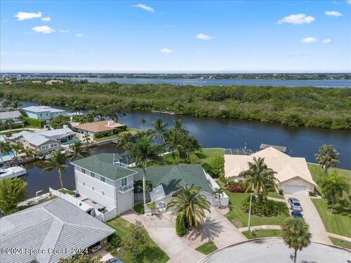 689 S Hedgecock Square, Satellite Beach, Florida 32937