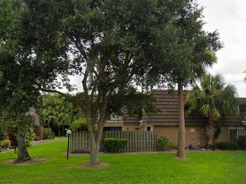 1711  Vista Oaks Circle, Palm Bay, Florida 32905