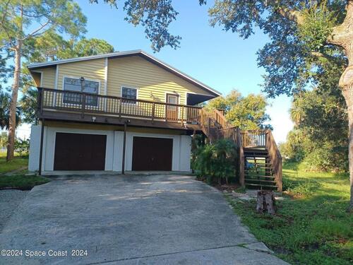 594 San Luis Street SW, Palm Bay, FL 32908