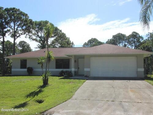 725 Dalhart Avenue SW, Palm Bay, FL 32908