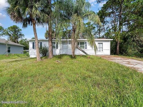 437 Truvall Street SW, Palm Bay, FL 32908