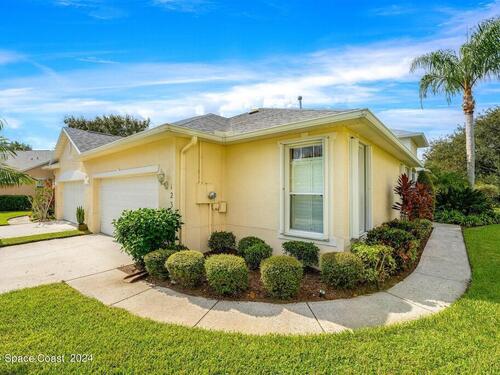 1233 Honeybee Lane, Melbourne, FL 32940