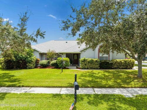 2052  Woodfield Circle, West Melbourne, Florida 32904