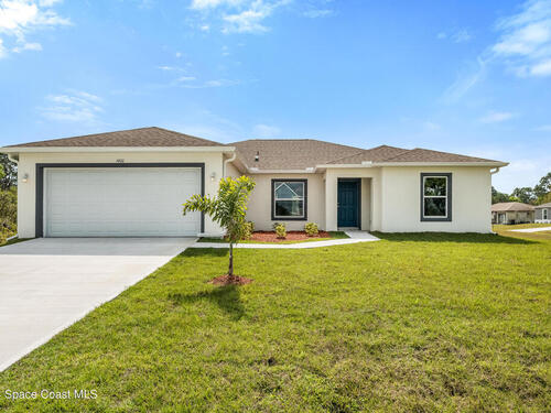 560 David Circle SW, Palm Bay, FL 32908