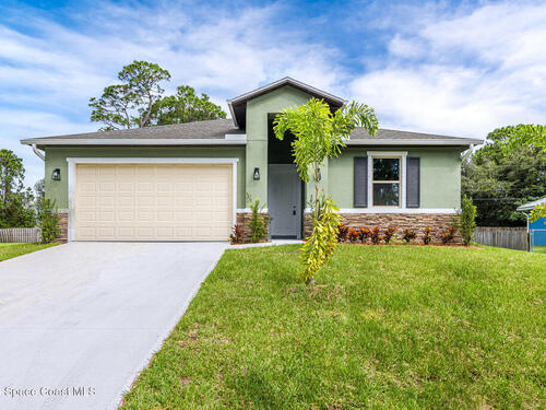 563 Holmes Avenue NW, Palm Bay, FL 32907