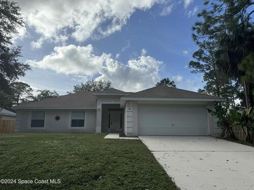 546 Darien Avenue SW, Palm Bay, FL 32908