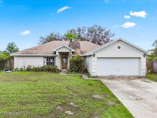 300 Bali Street SE, Palm Bay, FL 32909