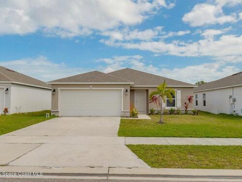 899 Alminar Avenue SE, Palm Bay, FL 32909