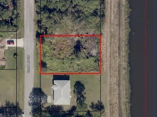 725 Tejon Avenue SW, Palm Bay, FL 32908