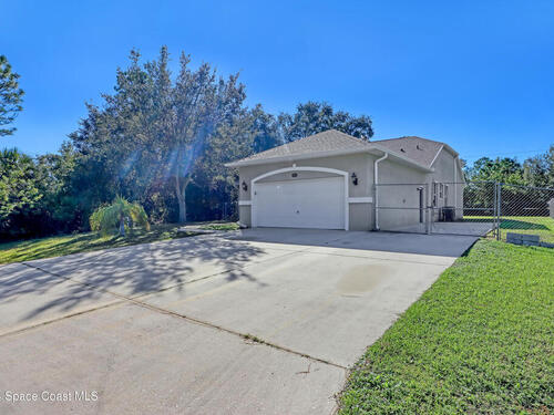 3194 Tropical Circle SE, Palm Bay, FL 32909