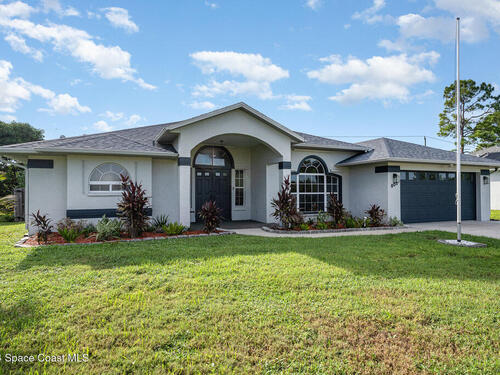 805 Seven Gables Circle SE, Palm Bay, FL 32909