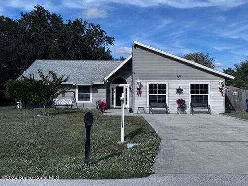 1435 Giles Street NW, Palm Bay, FL 32907