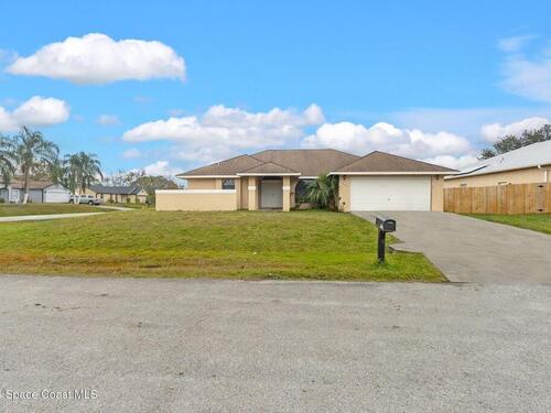 1800 Rawdon Street NW, Palm Bay, FL 32907