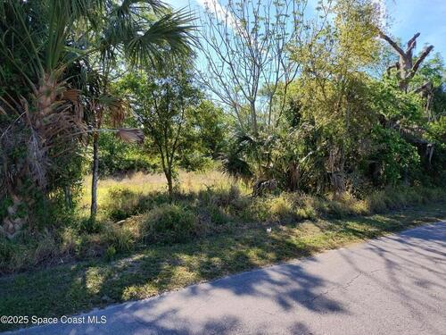 2637 Myrtle Avenue, Mims, FL 32754