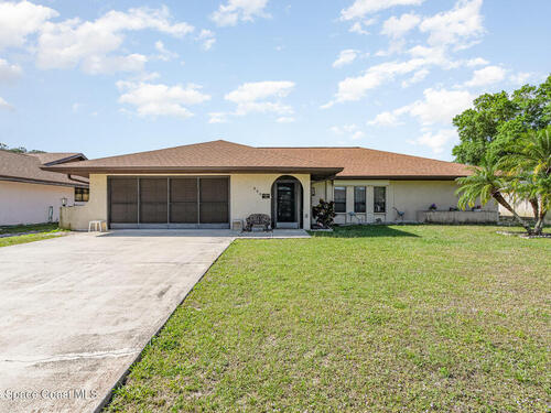 880 Beacon Street NW, Palm Bay, FL 32907