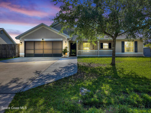 731 Daniels Avenue SW, Palm Bay, FL 32908