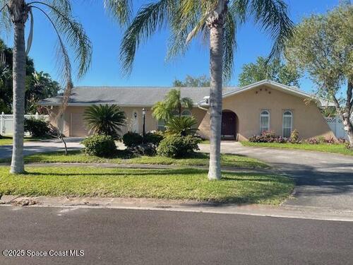 914 Waialae Circle NE, Palm Bay, FL 32905