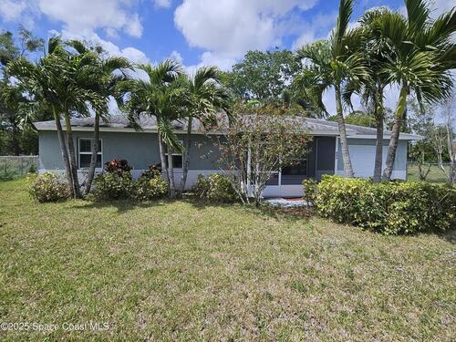 590 Charlotta Avenue SE, Palm Bay, FL 32909