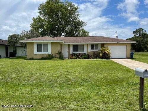 800 Starland Street SE, Palm Bay, FL 32909