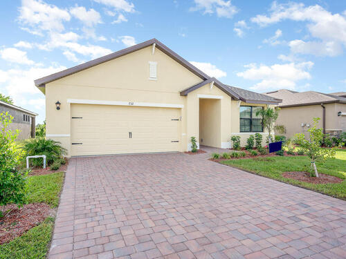 732 Acadia Court SE, Palm Bay, FL 32909