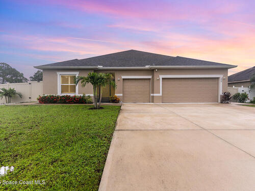 399 Calcutta Avenue NW, Palm Bay, FL 32907