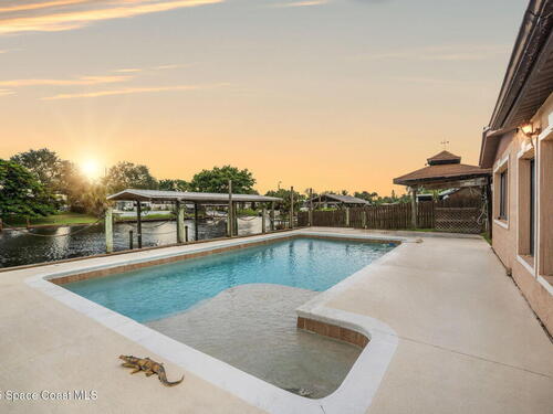 900 Waikiki Drive, Merritt Island, FL 32953