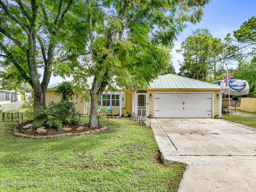 1562 Hayworth Circle NW, Palm Bay, FL 32907