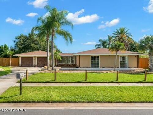 933 Waialae Circle NE, Palm Bay, FL 32905