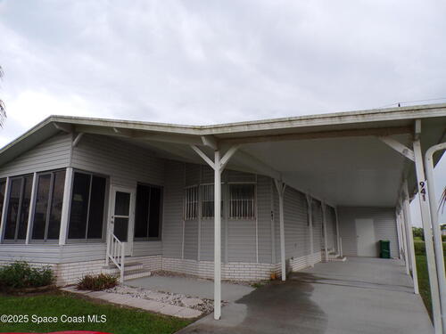 941 Wren Circle, Barefoot Bay, FL 32976