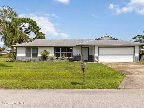 627 Binney Street NE, Palm Bay, FL 32907
