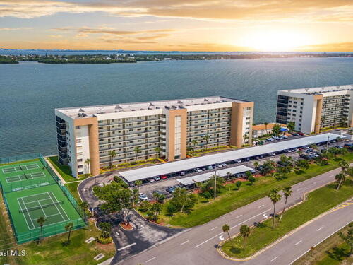 200 S Sykes Creek Parkway, Merritt Island, FL 32952