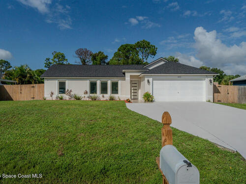 490 Tillman Avenue SW, Palm Bay, FL 32908