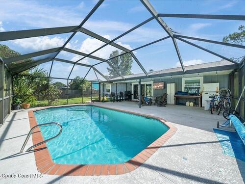 820 Emden Avenue NW, Palm Bay, FL 32907