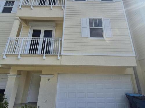 870 Vignoles Avenue NE, Palm Bay, FL 32905