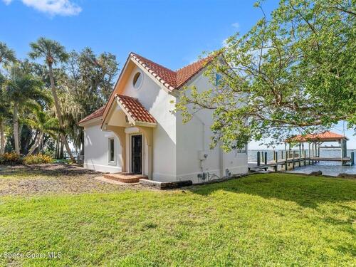 10285 S Tropical Trail, Merritt Island, FL 32952