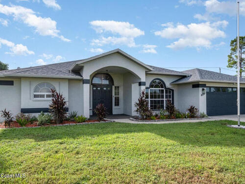 805 Seven Gables Circle SE, Palm Bay, FL 32909