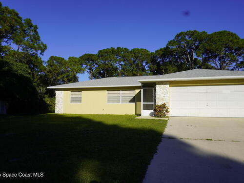 1421 Grand Court NW, Palm Bay, FL 32907