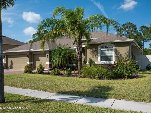 680 Easton Forest Circle Circle SE, Palm Bay, FL 32909