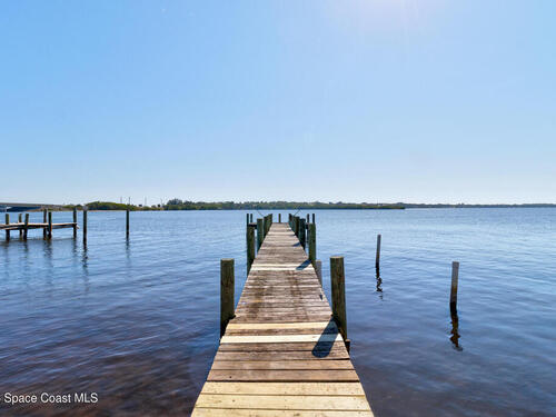 3949 Canal Drive, Sebastian, FL 32976