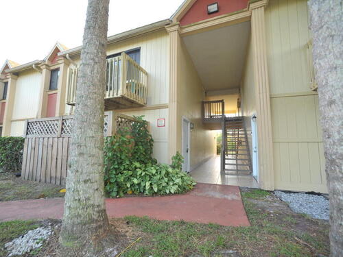 2100 Forest Knoll Drive NE, Palm Bay, FL 32905