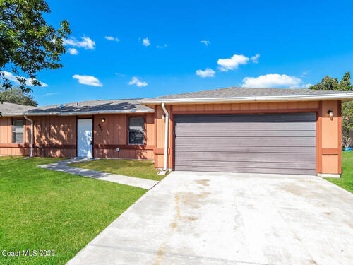 647 Pampas Street NW, Palm Bay, FL 32907