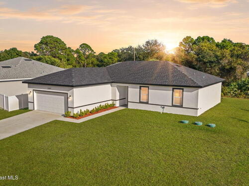 2297 Wagonwheel Avenue SE, Palm Bay, FL 32909