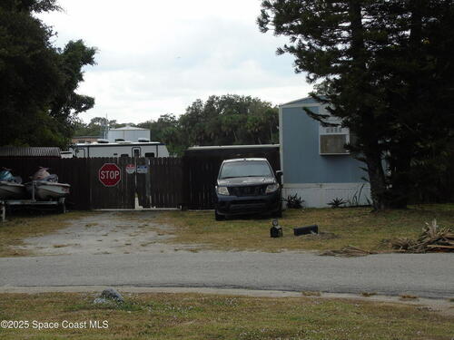 2952 Century Oaks Circle N, Malabar, FL 32950