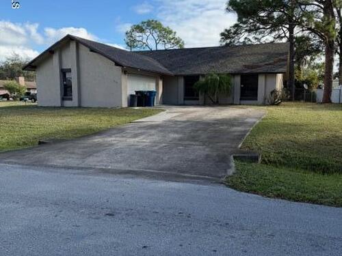 879 Remsen Avenue NW, Palm Bay, FL 32907