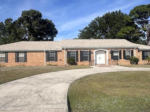 301 Nesbitt Street NE, Palm Bay, FL 32907