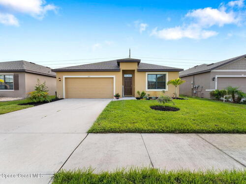 233 Bubbling Lane NW, Palm Bay, FL 32907