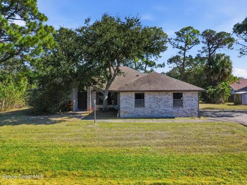 1031 Peacock Avenue NE, Palm Bay, FL 32907